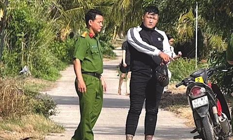 Chuẩn bị sẵn đoản tự chế để “săn” xe máy sơ hở, Võ Triều Dương (SN 2007) sa lưới chỉ sau khoảng 1 giờ