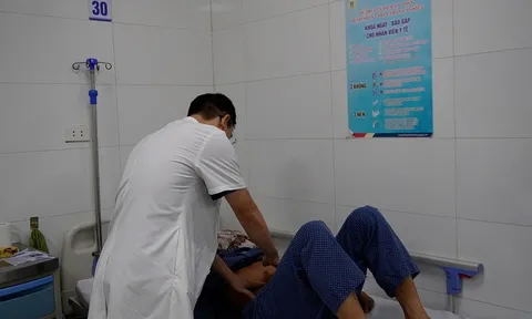 Suýt mất một đoạn ruột sau khi tập gập bụng