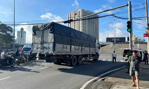 Va chạm với xe tải khi đi tập thể dục, người phụ nữ 64 tuổi tử vong thương tâm