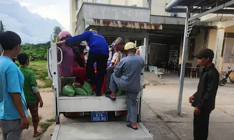 Những “chuyến xe 0 đồng” nghĩa tình của Công an xã Chợ Vàm