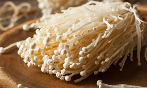 Là món ăn quen thuộc trong nhiều bữa cơm, loại nấm này được đánh giá có nhiều lợi ích cho sức khỏe nhưng không phải ai cũng phù hợp để thưởng thức