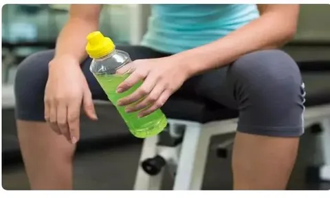 Nhiều người uống nước tăng lực mỗi sáng để tỉnh táo, nhưng không ngờ thói quen này có thể làm hại thận: Chuyên gia cảnh báo điều này