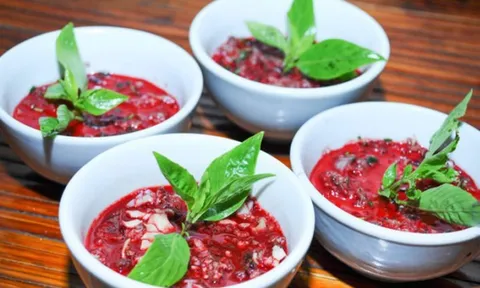 Phù não nguy kịch, người đàn ông phải cấp cứu, thở máy sau 2 ngày ăn tiết canh