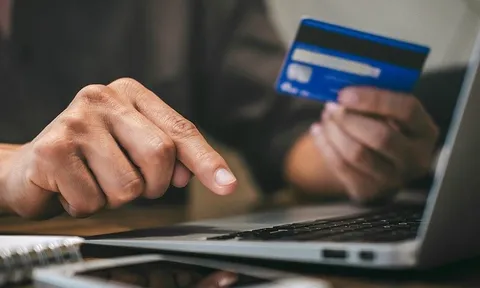 Vừa gửi tiết kiệm, người đàn ông chết lặng vì 387 triệu đồng bỗng dưng "bốc hơi", 5 phút sau lại xảy ra chuyện khó tin hơn