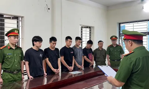 Khởi tố nữ nhân viên quán karaoke Đỗ Phương Thúy SN 2007 và đồng bọn