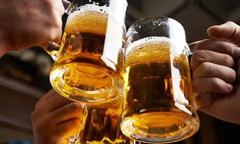 Chỉ sau một cốc bia, người phụ nữ nhận thấy cơ thể có điều bất thường mới quyết định đi khám và phát hiện điều không ai ngờ