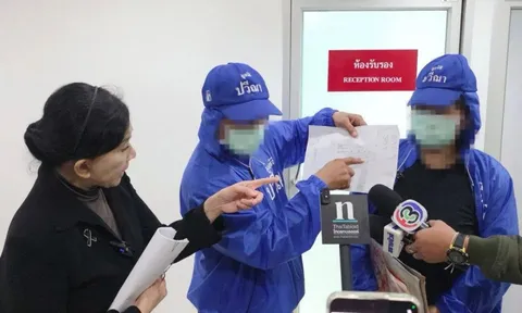 Bé trai 5 ngày tuổi tử vong thương tâm, gia đình sững sờ khi thấy 5 bàn tiệc phía sau tấm rèm nhựa: Phía bệnh viện giải thích ra sao?