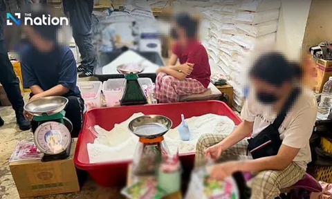 Đột kích căn nhà "bí ẩn", cảnh sát phát hiện đường dây làm bột ngọt giả quy mô "khủng":  Tịch thu gần 25.000 sản phẩm, bắt giữ 7 đối tượng ở Thái Lan