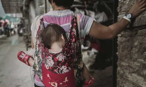 Lời nói dối “nhặt được con ngoài đường” và cuộc đoàn tụ sau 35 năm của cậu bé bị bắt cóc