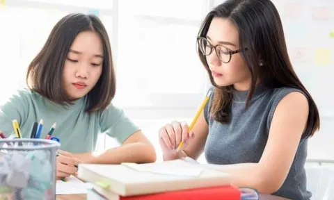 Làm gia sư trong gia đình giàu có, lương hơn 96 triệu đồng/tháng, cô gái tiết lộ lịch làm việc kín mít từ sáng sớm, còn phải làm cả những việc này