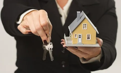 Bỗng dưng "có thêm" một căn nhà 196 m², một người chồng lạ mặt và một khoản nợ lên tới hơn 5 tỷ đồng