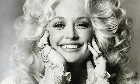 Huyền thoại nhạc đồng quê Dolly Parton qua đời ở tuổi 80