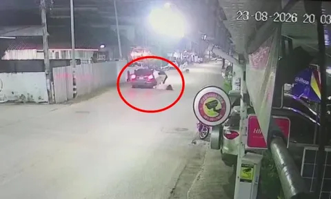 Cô gái liều mình nhảy khỏi ô tô của nhóm bắt cóc giữa đường
