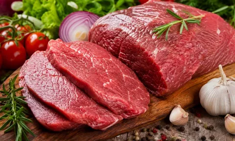 Miếng thịt bò có màu đỏ tươi chưa chắc đã là ngon nhất, người "sành ăn" sẽ nhìn thêm một chi tiết rất dễ bị bỏ qua
