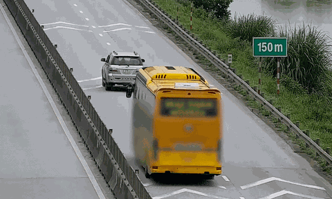 Lỗi không giữ khoảng cách an toàn trên cao tốc bị phạt bao nhiêu tiền?