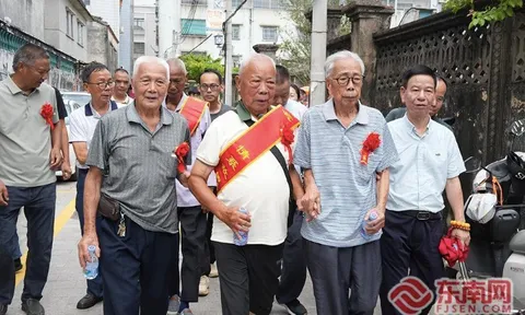 Cụ ông dành hơn 60 năm tìm người thân, đến tuổi ngoài 80 mới biết 4 anh em ruột vẫn còn sống