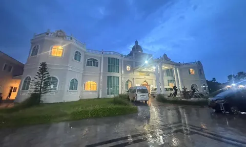 Đột kích căn biệt thự có giá thuê 600 triệu đồng/tháng, cảnh sát phát hiện “đại bản doanh” lừa đảo: Bất ngờ trước cảnh tượng ở tầng hai