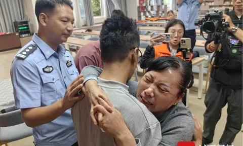 Dữ liệu ADN hé lộ sự thật giải nỗi oan "cha mẹ vứt bỏ con", người đàn ông bật khóc khi biết mẹ đã vất vả tìm mình suốt 37 năm