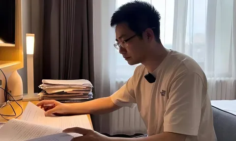 Bạn học cũ đã trở thành giáo sư, người đàn ông U40 mới "thi lại đại học" để thực hiện ước mơ còn dang dở