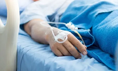 Bị con rắn trắng hiếm gặp cắn vào chân, người phụ nữ nguy kịch chỉ sau vài giờ