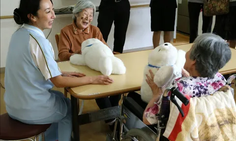 Con gái 71 tuổi vẫn phải 1 mình chăm sóc mẹ già 102 tuổi, câu nói tại tòa hé lộ 12 năm kiệt sức dẫn đến quyết định đau lòng