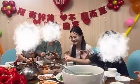 Đoàn tụ với gia đình sau 21 năm thất lạc, cô gái lại xóa toàn bộ ảnh đoàn tụ và nhận mình là trẻ mồ côi, đau lòng cắt liên lạc với mẹ ruột vì lý do này