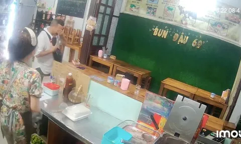 Du khách Nga rơi nước mắt trước lòng hiếu khách của chủ quán Việt