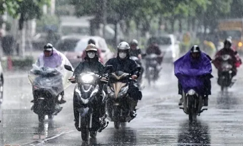 Hà Nội sắp đón không khí lạnh: Chiều tối nay có mưa dông, đêm chuyển mát