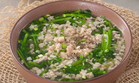Xưa được gọi là “rau của Hoàng đế”, nay bán đầy chợ Việt, vài chục nghìn đồng mua được cả bó: Đó là rau gì?
