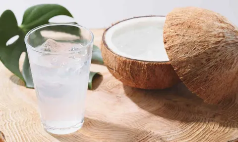 Nắng nóng uống nước dừa mỗi ngày có tốt không? Nhiều người đang hiểu sai