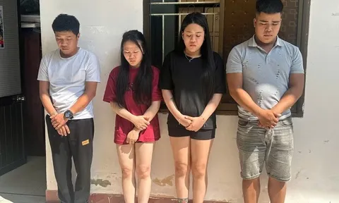 Danh tính 2 cặp nam nữ vừa bị bắt quả tang "làm chuyện động trời" trên ô tô lúc nửa đêm