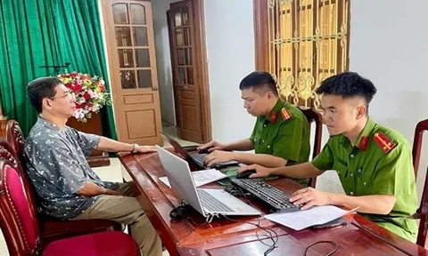 Phạm Quốc Toản ra đầu thú