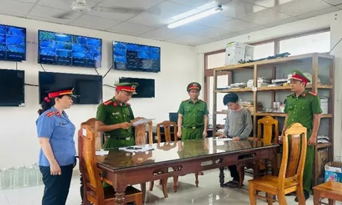 Dùng video nhạy cảm cưỡng ép người yêu cũ dưới 16 tuổi, Trương Chí Lịch bị bắt giữ