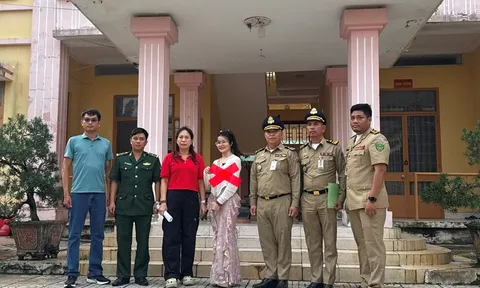 "Nữ quái" xinh đẹp đất Cảng vừa bị bắt là ai?