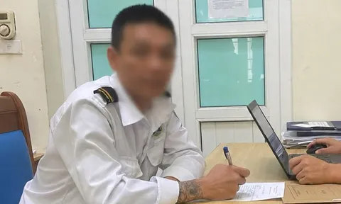 Thông tin mới nhất vụ bảo vệ liên tục đá vào đầu tài xế xe ôm công nghệ trước cổng khu đô thị ở Hà Nội