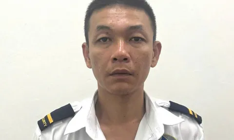 Vụ bảo vệ liên tục đá vào đầu tài xế xe ôm công nghệ trước cổng khu đô thị ở Hà Nội: Bắt khẩn cấp Lê Xuân Việt