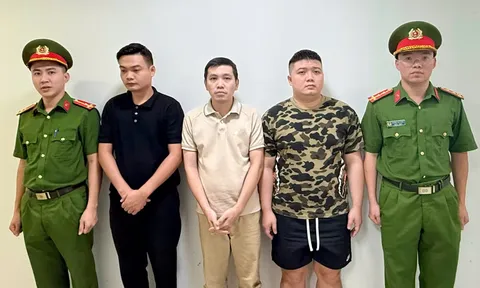 Vụ xe cấp cứu chở bệnh nhân 16km thu 9 triệu: Cho bệnh nhân dùng chai thuốc "duy trì sự sống" có giá nhập 4.000 đồng, 3 người bị triệu tập là ai?