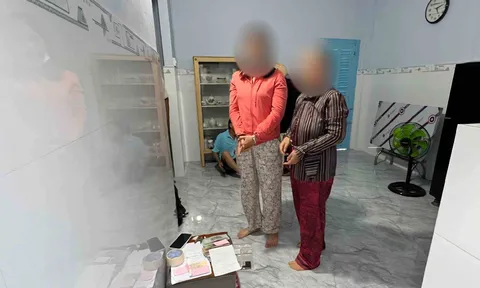 Bắt quả tang mẹ chồng, nàng dâu làm chuyện đáng xấu hổ ngay tại nhà