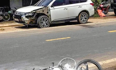 Xe máy bốc cháy dữ dội sau va chạm ô tô ở Lâm Đồng, người đàn ông 59 tuổi tử vong: Danh tính nạn nhân