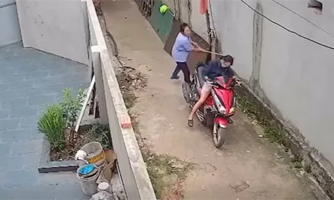 Vụ người phụ nữ thách thức, dùng chổi đánh hàng xóm ở Bắc Ninh: Nguyên nhân ban đầu, tiết lộ tình trạng của nạn nhân