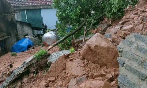 40m³ đất đá tràn vào nhà dân, đánh sập 2 phòng ngủ, khiến 3 người trong gia đình thiệt mạng