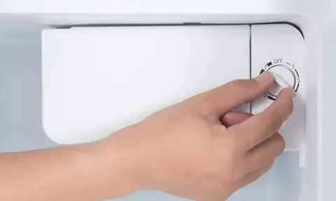 Tủ lạnh có một nút nhỏ ít người để ý, chỉnh đúng cách giúp tiết kiệm điện