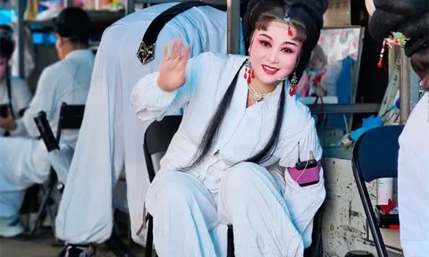 Nữ diễn viên 59 tuổi đột ngột qua đời sau đêm diễn, chi tiết bên bờ sông khiến nhiều người xót xa