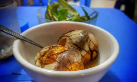 Người mắc 1 trong 5 bệnh này nên hạn chế ăn trứng vịt lộn: Càng ăn càng hại
