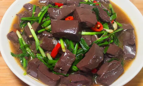 Người mắc 1 trong 5 bệnh này tuyệt đối không ăn tiết lợn: Càng ăn càng sinh bệnh