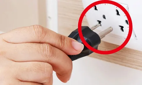 3 thiết bị nên rút điện trước khi đi ngủ kẻo cuối tháng hóa đơn tăng chóng mặt