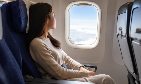10 điều tuyệt đối không làm khi đi máy bay