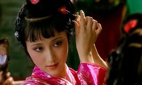 Cổ nhân nói: "Đêm không chải tóc, sáng không kể giấc mơ", nghĩa là gì?