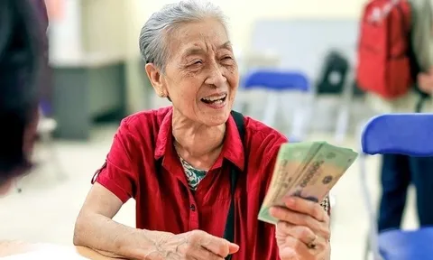 Mỗi người cao tuổi được nhận 800.000 - 3.000.000 đồng tiền mặt dịp Tết Nguyên đán theo Nghị quyết 16: Ai sẽ được nhận?