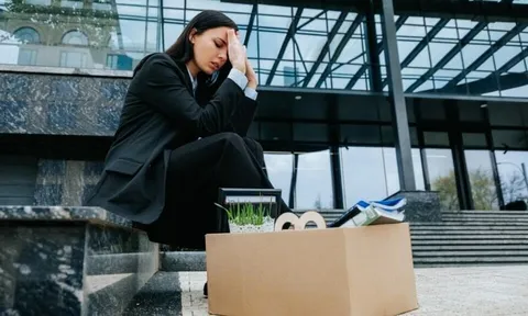 Từ 1/8/2026: 6 trường hợp công chức bị tạm đình chỉ công tác
